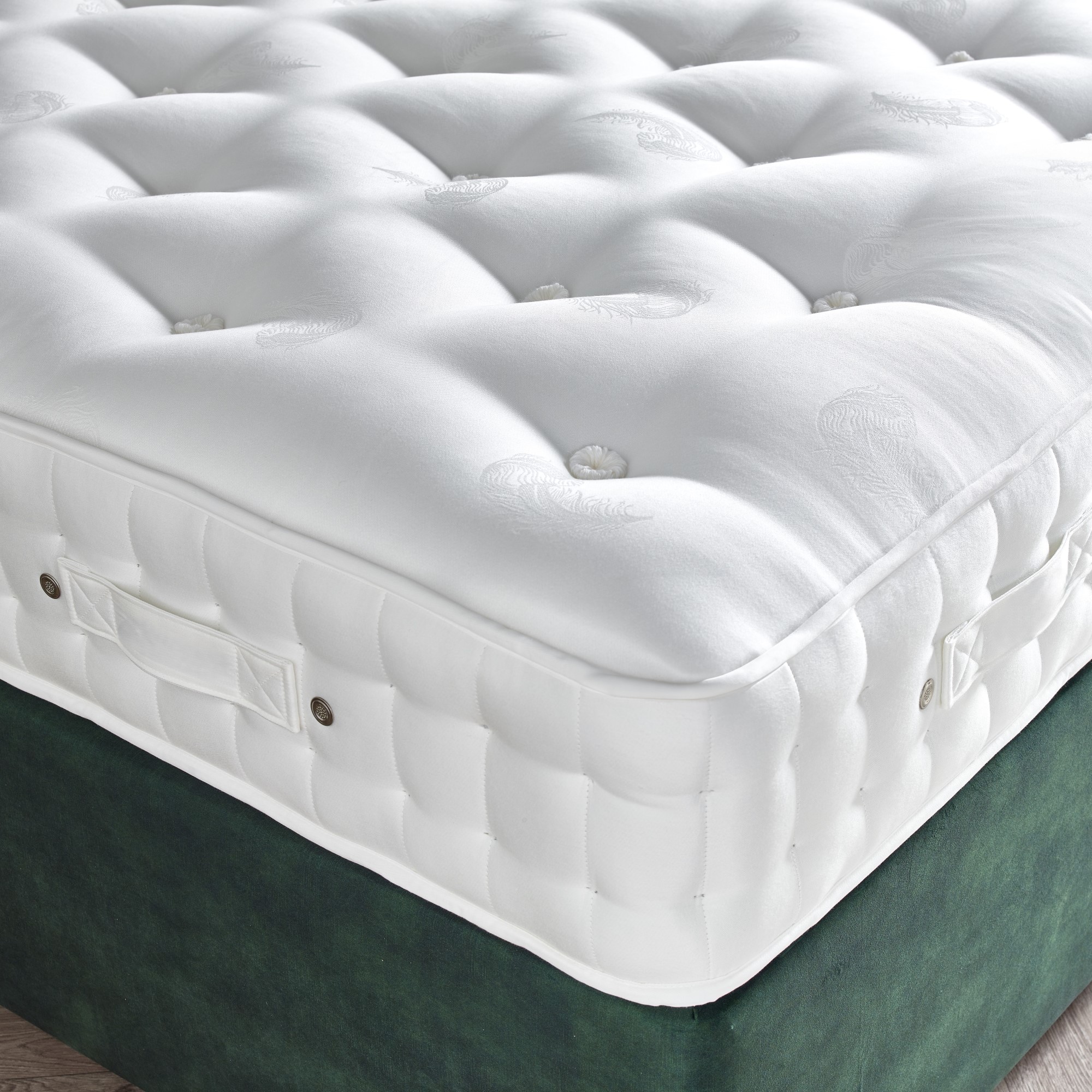 HAMSEYS Handmade Luxury 2000 Mattress