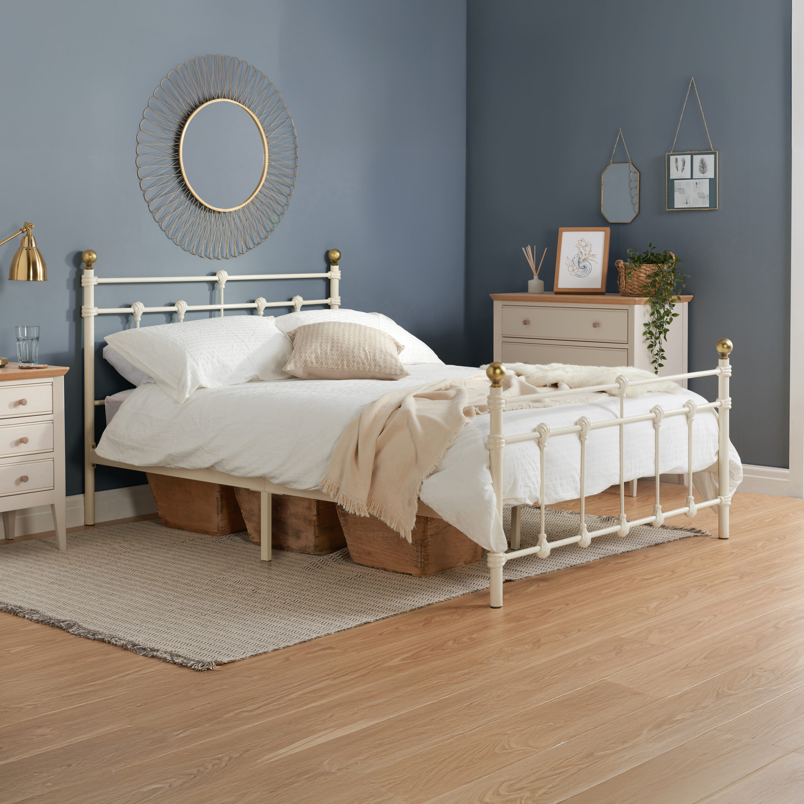BIRLEA Atlas Bedstead